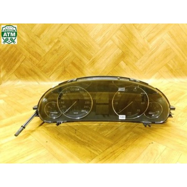 Tacho Kombiinstrument Mercedes Benz C-Klasse W203 Gelaufen 269.000 KM