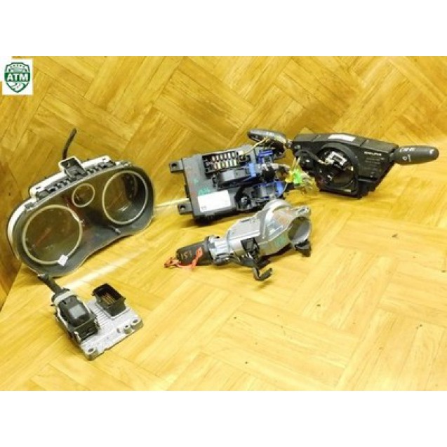Motorsteuergerät Tacho Opel Corsa D Gelaufen 212.000 KM 55557934