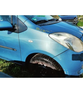 Kotflügel rechts Toyota Yaris Farbcode 8T1 Blau Grayish Blue Perleffekt