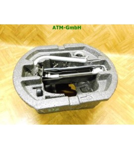 Bordwerkzeug Wagenheber Öse Radschlüssel Skoda Roomster 5J0011031A