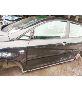 Tür vorne links Seat Altea Farbcode LC9Z Farbe Schwarz Black Magic Pearl