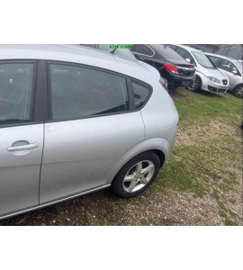 Tür hinten links Seat Leon 1P1 5 türig Farbcode LS7Y Grau Gris Luna Metallic