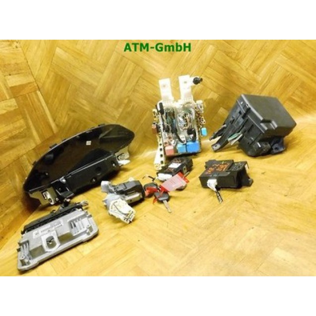 Motorsteuergerät Tacho Toyota Yaris 2 II Gelaufen 66.000 KM 89661-0DB60