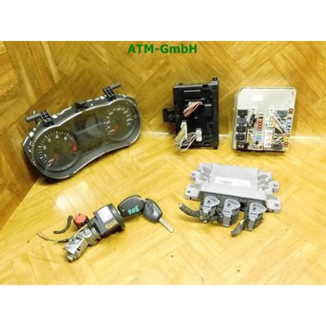 Motorsteuergerät Tacho Renault Clio 3 III Gelaufen 190.000 KM 8200522357