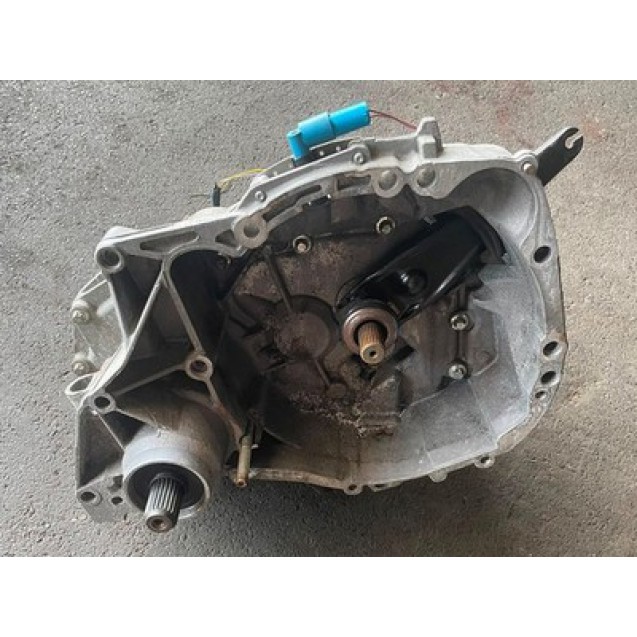 Getriebe Schaltgetriebe Renault Twingo 2 II 1.2 43 kW Getriebecode JB1520