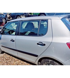 Tür hinten links Skoda Fabia 2 II Farbcode LA7W Reflexsilber Metallic