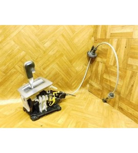 Schaltknauf Schaltkulisse Schaltzüge Opel Astra H GM 13121110