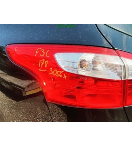 Bremsleuchte Bremslicht Rückleuchte Rücklicht links Ford Focus 3 III Kombi