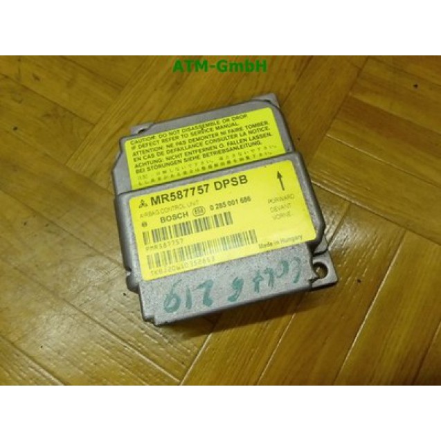 Airbagsteuergerät Steuergerät Mitsubishi Colt 6 VI Bosch 0285001686 MR587757