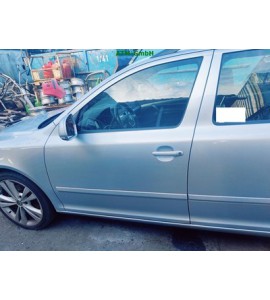 Tür vorne links Skoda Octavia 2 II Farbcode 9156 LA7W Reflexsilber Metallic